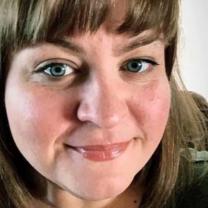 Meet your Posher, Elysabeth